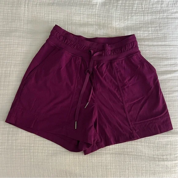 Lululemon Women’s Dance Studio Shorts | purple | size 0 - Picture 2 of 6